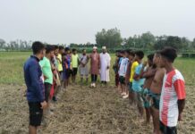 খোট্টাপাড়া ইউনিয়নে বিবাহিত বনাম অবিবাহিতদের প্রীতি ফুটবল ম্যাচ অনুষ্ঠিত
